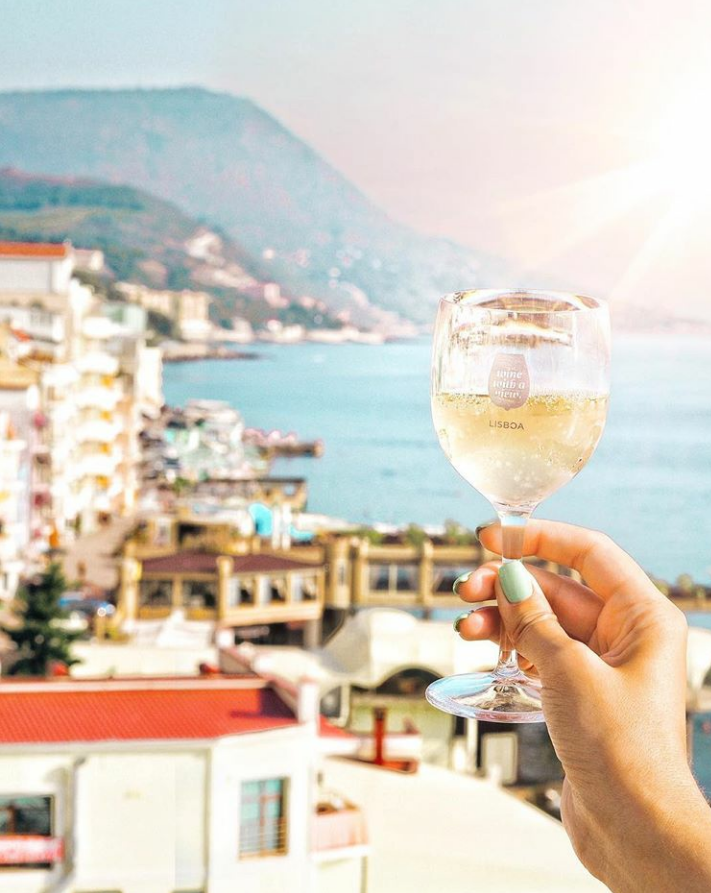 Sip Sip Horray! 6 reasons why you NEED a Wine With a View glass! (Plus a bonus one!)